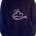 chico_sudadera_negra_frente_nube_2